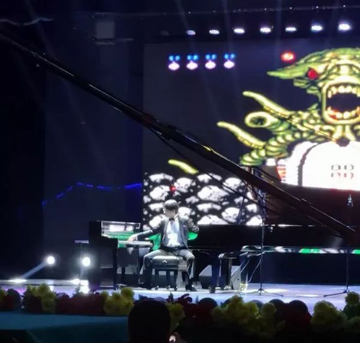 万博体育艺术家宋思衡“80后的时光机”多媒体音乐会内蒙古巡演圆满落幕